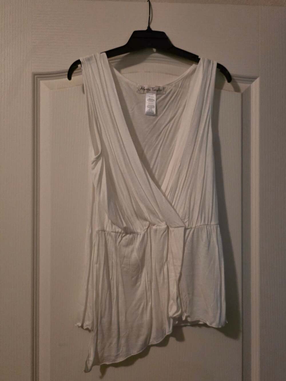 Alexis Taylor White Sleeveless V-Neck Draped Asymmetric Hem Top Large